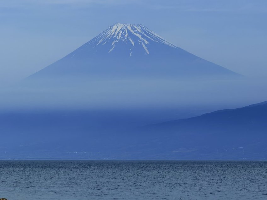 富士山与湖面